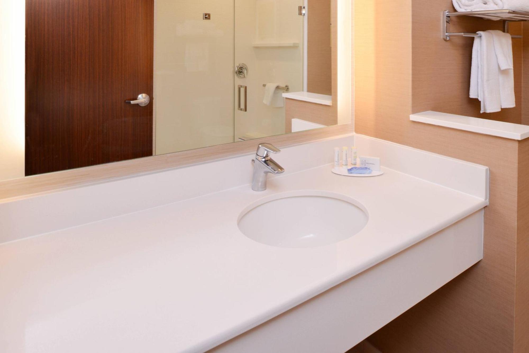 Fairfield Inn & Suites By Marriott Мартінсбург Екстер'єр фото